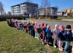 "Maszeruje Wiosna" - "Biedronki" i "Tygryski" witają wiosnę.