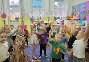 Dzieci odszukują swoją parę dopasowując taki sa