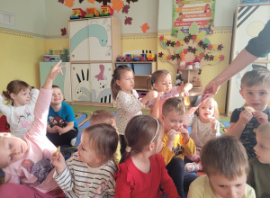 "Dzień jabłka" w grupie "Biedronki".