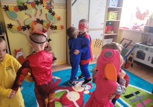 Dzieci podczas tańca