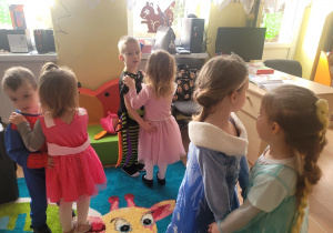 Dzieci podczas tańca