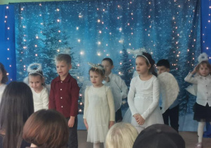 Dzieci mówią wierszyk