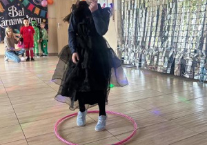 Dziewczynka w stroju karnawałowym