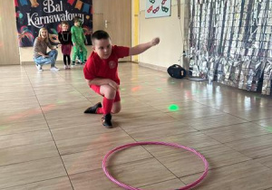 Chłopiec w stroju karnawałowym