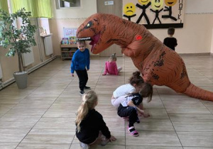 Zabawy z dinozaurem