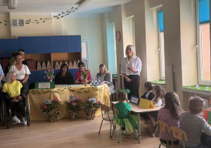 Jury wraz z Panią Dyrektor