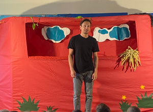 Teatrzyk Widzimisie i przedstawienie: "Żuczek".