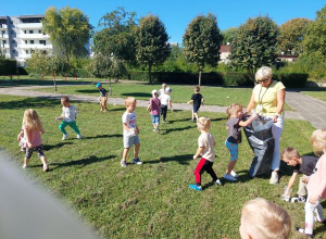 Sprzątanie Świata w grupie Motylki