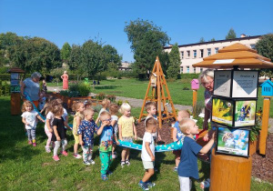 spacer po części edukacyjnej