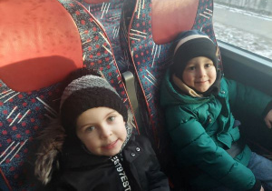 Chłopcy w autobusie