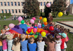 Wysoko podskakują nasze balony